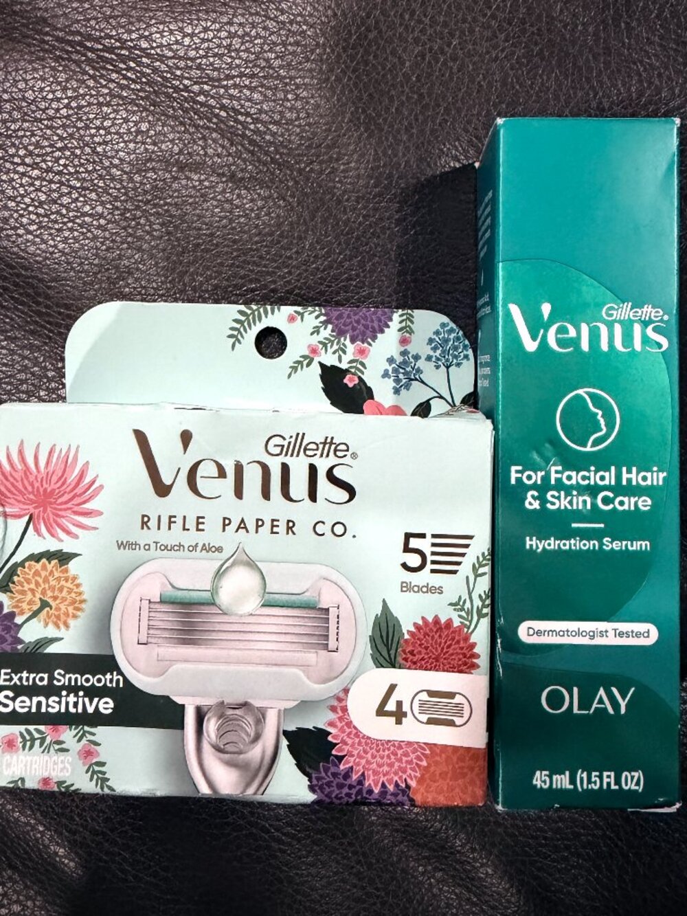 Gillette Venus Extra Smooth Shave Refills + Olay Facial Hydration Serum Set